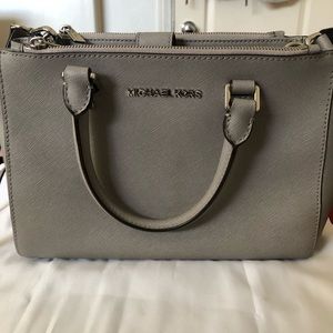Micheal kors crossbody